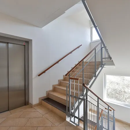 Apartmán Guestin 2room Apt @ Nademlejnska *